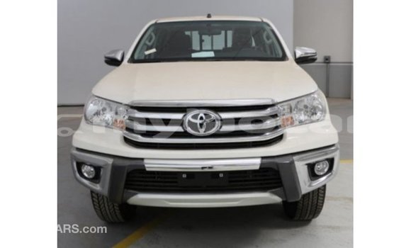 Acheter Import Voiture Toyota Hilux Blanc à Import - Dubai, Attapeu Province Acheter Import Voiture Toyota Hilux Blanc à Import - Dubai, Attapeu Province