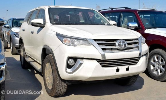 Acheter Import Voiture Toyota Fortuner Blanc à Import - Dubai, Attapeu Province Acheter Import Voiture Toyota Fortuner Blanc à Import - Dubai, Attapeu Province