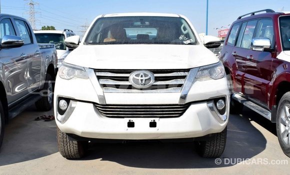 Acheter Import Voiture Toyota Fortuner Blanc à Import - Dubai, Attapeu Province Acheter Import Voiture Toyota Fortuner Blanc à Import - Dubai, Attapeu Province