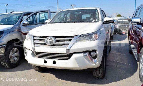 Acheter Import Voiture Toyota Fortuner Blanc à Import - Dubai, Attapeu Province Acheter Import Voiture Toyota Fortuner Blanc à Import - Dubai, Attapeu Province