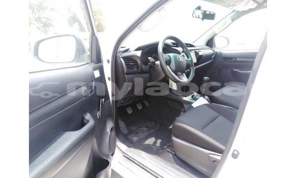 Buy Import Toyota Hilux White Car in Import - Dubai in Attapeu Province Buy Import Toyota Hilux White Car in Import - Dubai in Attapeu Province