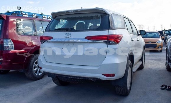 Acheter Import Voiture Toyota Fortuner Blanc à Import - Dubai, Attapeu Province Acheter Import Voiture Toyota Fortuner Blanc à Import - Dubai, Attapeu Province
