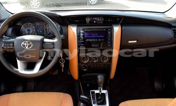 Acheter Import Voiture Toyota Fortuner Bleu à Import - Dubai, Attapeu Province Acheter Import Voiture Toyota Fortuner Bleu à Import - Dubai, Attapeu Province