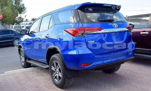 Acheter Import Voiture Toyota Fortuner Bleu à Import - Dubai, Attapeu Province Acheter Import Voiture Toyota Fortuner Bleu à Import - Dubai, Attapeu Province