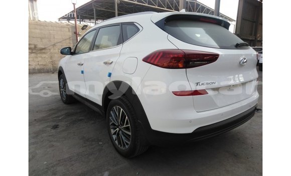 Buy Import Hyundai Tucson White Car in Import - Dubai in Attapeu Province Buy Import Hyundai Tucson White Car in Import - Dubai in Attapeu Province