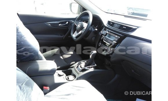 Buy Import Nissan Evalia Other Truck in Import - Dubai in Attapeu Province Buy Import Nissan Evalia Other Truck in Import - Dubai in Attapeu Province