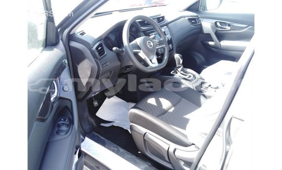 Buy Import Nissan Evalia Other Truck in Import - Dubai in Attapeu Province Buy Import Nissan Evalia Other Truck in Import - Dubai in Attapeu Province