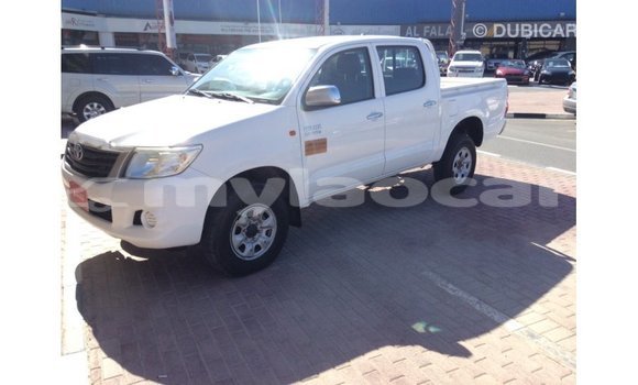 Buy Import Toyota Hilux White Car in Import - Dubai in Attapeu Province Buy Import Toyota Hilux White Car in Import - Dubai in Attapeu Province
