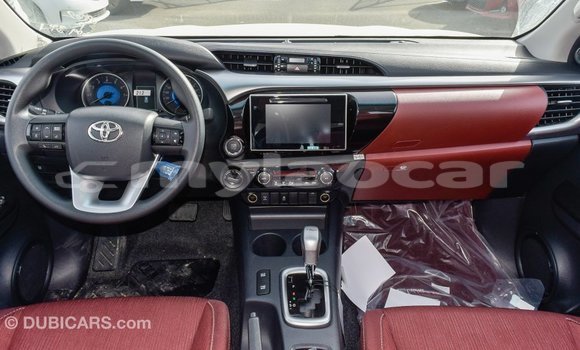 Acheter Import Voiture Toyota Hilux Blanc à Import - Dubai, Attapeu Province Acheter Import Voiture Toyota Hilux Blanc à Import - Dubai, Attapeu Province