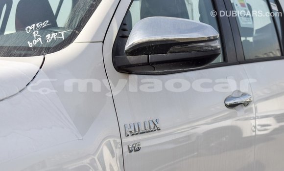 Acheter Import Voiture Toyota Hilux Blanc à Import - Dubai, Attapeu Province Acheter Import Voiture Toyota Hilux Blanc à Import - Dubai, Attapeu Province