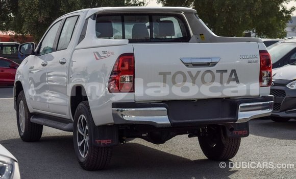 Acheter Import Voiture Toyota Hilux Blanc à Import - Dubai, Attapeu Province Acheter Import Voiture Toyota Hilux Blanc à Import - Dubai, Attapeu Province