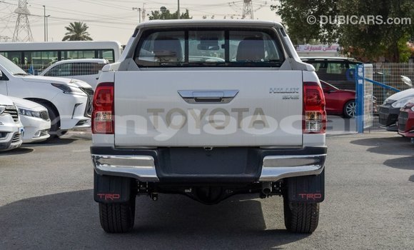Acheter Import Voiture Toyota Hilux Blanc à Import - Dubai, Attapeu Province Acheter Import Voiture Toyota Hilux Blanc à Import - Dubai, Attapeu Province