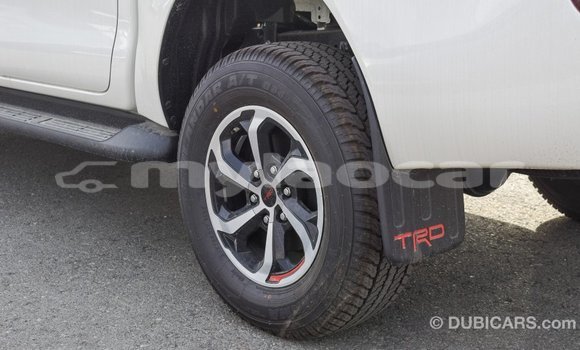 Acheter Import Voiture Toyota Hilux Blanc à Import - Dubai, Attapeu Province Acheter Import Voiture Toyota Hilux Blanc à Import - Dubai, Attapeu Province