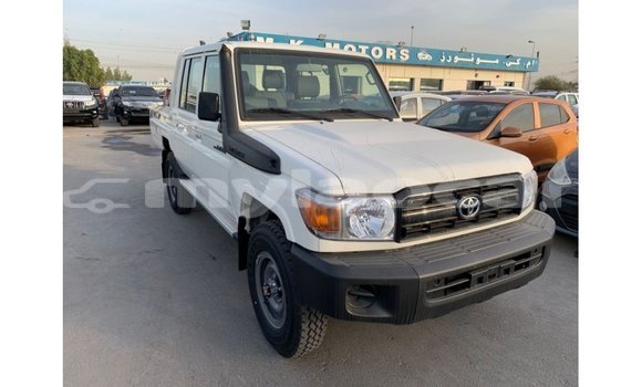 Buy Import Toyota Land Cruiser White Car in Import - Dubai in Attapeu Province Buy Import Toyota Land Cruiser White Car in Import - Dubai in Attapeu Province