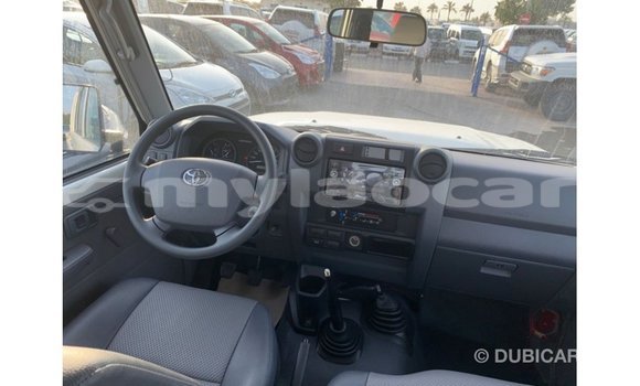 Buy Import Toyota Land Cruiser White Car in Import - Dubai in Attapeu Province Buy Import Toyota Land Cruiser White Car in Import - Dubai in Attapeu Province
