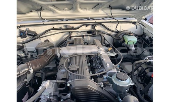 Buy Import Toyota Land Cruiser White Car in Import - Dubai in Attapeu Province Buy Import Toyota Land Cruiser White Car in Import - Dubai in Attapeu Province