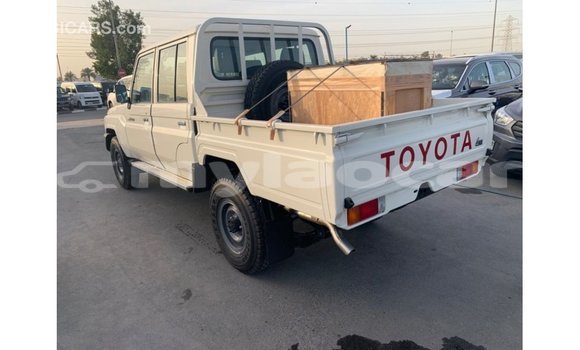 Buy Import Toyota Land Cruiser White Car in Import - Dubai in Attapeu Province Buy Import Toyota Land Cruiser White Car in Import - Dubai in Attapeu Province