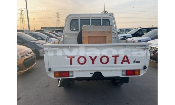 Buy Import Toyota Land Cruiser White Car in Import - Dubai in Attapeu Province Buy Import Toyota Land Cruiser White Car in Import - Dubai in Attapeu Province
