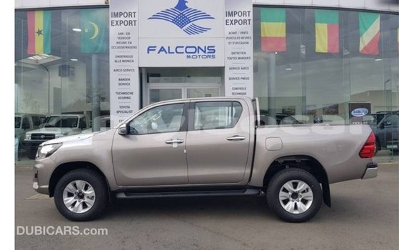 Acheter Import Voiture Toyota Hilux Marron à Import - Dubai, Attapeu Province Acheter Import Voiture Toyota Hilux Marron à Import - Dubai, Attapeu Province