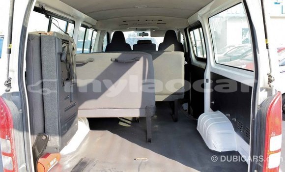 ຊື້ ການ ນຳ ເຂົ້າ Toyota Hiace White ລົດ ໃນ Import - Dubai ໃນ Attapeu Province ຊື້ ການ ນຳ ເຂົ້າ Toyota Hiace White ລົດ ໃນ Import - Dubai ໃນ Attapeu Province