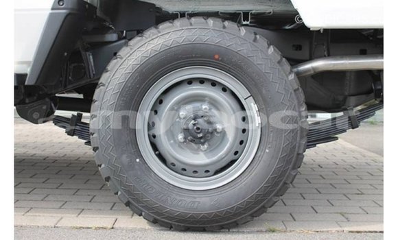 Buy Import Toyota Land Cruiser White Car in Import - Dubai in Attapeu Province Buy Import Toyota Land Cruiser White Car in Import - Dubai in Attapeu Province