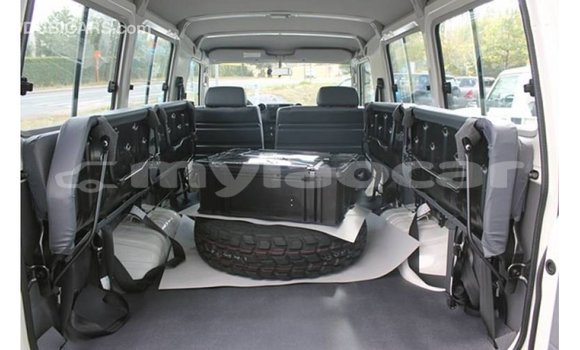 Buy Import Toyota Land Cruiser White Car in Import - Dubai in Attapeu Province Buy Import Toyota Land Cruiser White Car in Import - Dubai in Attapeu Province