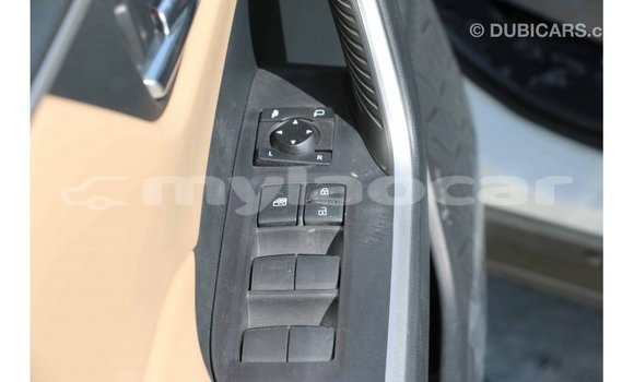 Acheter Import Voiture Toyota 4Runner Blanc à Import - Dubai, Attapeu Province Acheter Import Voiture Toyota 4Runner Blanc à Import - Dubai, Attapeu Province