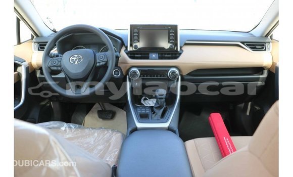 Acheter Import Voiture Toyota 4Runner Blanc à Import - Dubai, Attapeu Province Acheter Import Voiture Toyota 4Runner Blanc à Import - Dubai, Attapeu Province