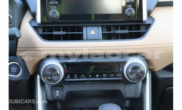 Acheter Import Voiture Toyota 4Runner Blanc à Import - Dubai, Attapeu Province Acheter Import Voiture Toyota 4Runner Blanc à Import - Dubai, Attapeu Province