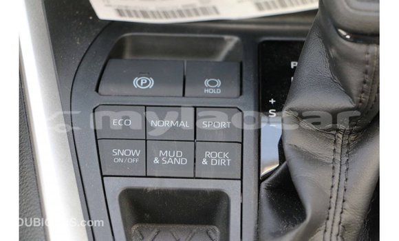 Acheter Import Voiture Toyota 4Runner Blanc à Import - Dubai, Attapeu Province Acheter Import Voiture Toyota 4Runner Blanc à Import - Dubai, Attapeu Province