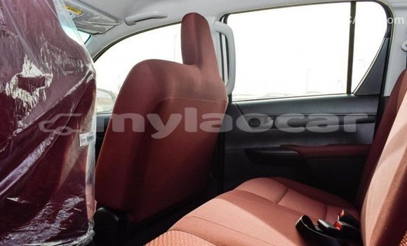 Buy Import Toyota Hilux White Car in Import - Dubai in Attapeu Province Buy Import Toyota Hilux White Car in Import - Dubai in Attapeu Province