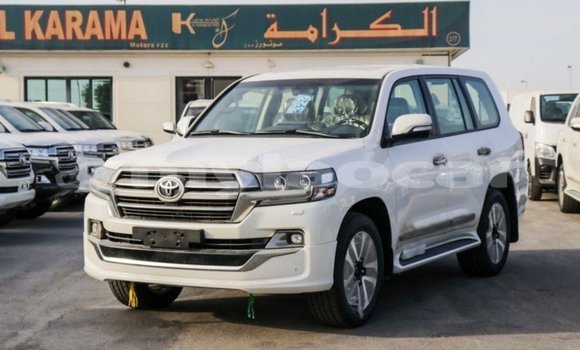 Buy Import Toyota Land Cruiser White Car in Import - Dubai in Attapeu Province Buy Import Toyota Land Cruiser White Car in Import - Dubai in Attapeu Province