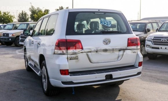 Buy Import Toyota Land Cruiser White Car in Import - Dubai in Attapeu Province Buy Import Toyota Land Cruiser White Car in Import - Dubai in Attapeu Province