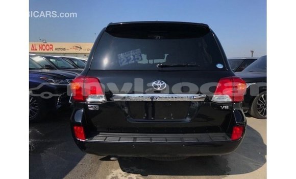 Acheter Import Voiture Toyota Land Cruiser Noir à Import - Dubai, Attapeu Province Acheter Import Voiture Toyota Land Cruiser Noir à Import - Dubai, Attapeu Province