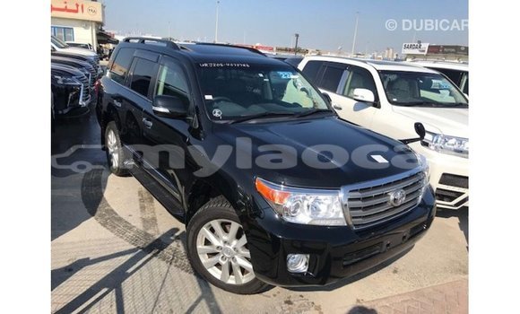 Acheter Import Voiture Toyota Land Cruiser Noir à Import - Dubai, Attapeu Province Acheter Import Voiture Toyota Land Cruiser Noir à Import - Dubai, Attapeu Province