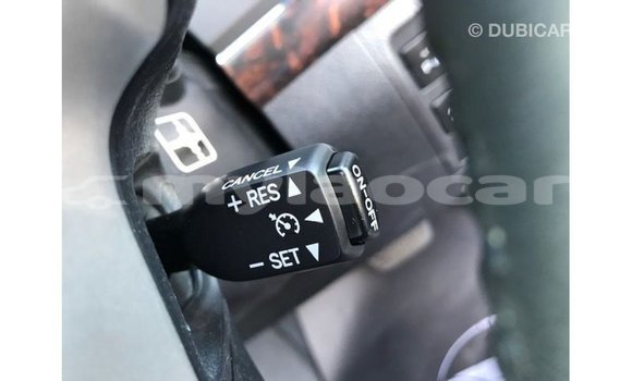 Acheter Import Voiture Toyota Land Cruiser Noir à Import - Dubai, Attapeu Province Acheter Import Voiture Toyota Land Cruiser Noir à Import - Dubai, Attapeu Province