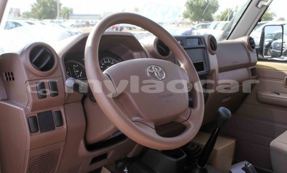 Buy Import Toyota Land Cruiser Beige Car in Import - Dubai in Attapeu Province Buy Import Toyota Land Cruiser Beige Car in Import - Dubai in Attapeu Province