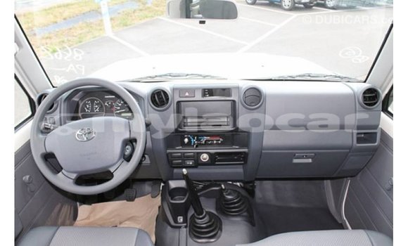 Buy Import Toyota Land Cruiser White Car in Import - Dubai in Attapeu Province Buy Import Toyota Land Cruiser White Car in Import - Dubai in Attapeu Province