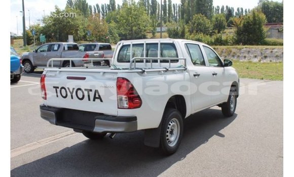 Buy Import Toyota Hilux White Car in Import - Dubai in Attapeu Province Buy Import Toyota Hilux White Car in Import - Dubai in Attapeu Province