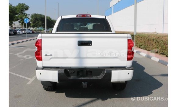 Acheter Import Voiture Toyota Tundra Blanc à Import - Dubai, Attapeu Province Acheter Import Voiture Toyota Tundra Blanc à Import - Dubai, Attapeu Province
