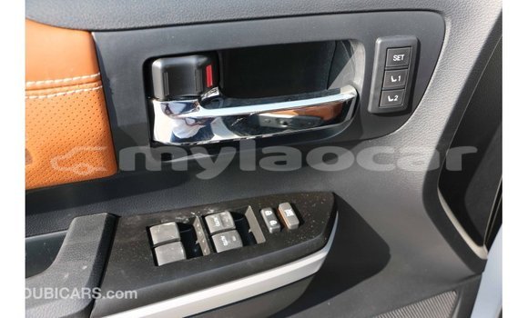 Acheter Import Voiture Toyota Tundra Blanc à Import - Dubai, Attapeu Province Acheter Import Voiture Toyota Tundra Blanc à Import - Dubai, Attapeu Province