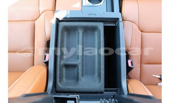 Acheter Import Voiture Toyota Tundra Blanc à Import - Dubai, Attapeu Province Acheter Import Voiture Toyota Tundra Blanc à Import - Dubai, Attapeu Province