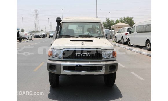 Buy Import Toyota Land Cruiser White Car in Import - Dubai in Attapeu Province Buy Import Toyota Land Cruiser White Car in Import - Dubai in Attapeu Province