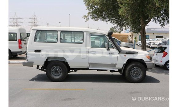Buy Import Toyota Land Cruiser White Car in Import - Dubai in Attapeu Province Buy Import Toyota Land Cruiser White Car in Import - Dubai in Attapeu Province