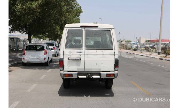 Buy Import Toyota Land Cruiser White Car in Import - Dubai in Attapeu Province Buy Import Toyota Land Cruiser White Car in Import - Dubai in Attapeu Province