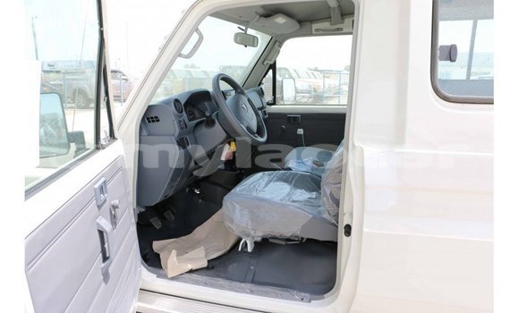 Buy Import Toyota Land Cruiser White Car in Import - Dubai in Attapeu Province Buy Import Toyota Land Cruiser White Car in Import - Dubai in Attapeu Province
