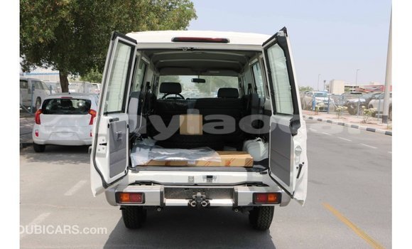 Buy Import Toyota Land Cruiser White Car in Import - Dubai in Attapeu Province Buy Import Toyota Land Cruiser White Car in Import - Dubai in Attapeu Province
