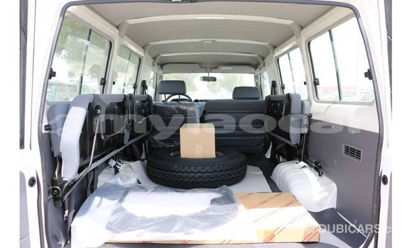 Buy Import Toyota Land Cruiser White Car in Import - Dubai in Attapeu Province Buy Import Toyota Land Cruiser White Car in Import - Dubai in Attapeu Province