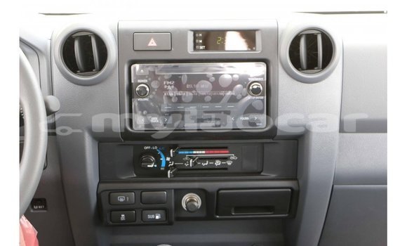Buy Import Toyota Land Cruiser White Car in Import - Dubai in Attapeu Province Buy Import Toyota Land Cruiser White Car in Import - Dubai in Attapeu Province