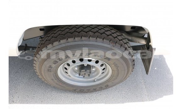 Buy Import Toyota Land Cruiser White Car in Import - Dubai in Attapeu Province Buy Import Toyota Land Cruiser White Car in Import - Dubai in Attapeu Province